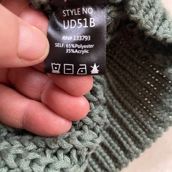 POL Green Oversized Drop Shoulder DEEP V Neck Wide Sleeve Knit Hi Low Sweater - Picture 4 of 5